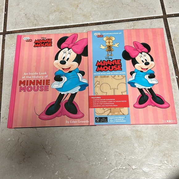 Minnie Mouse deluxe book and 3D model - Picture 2 of 6